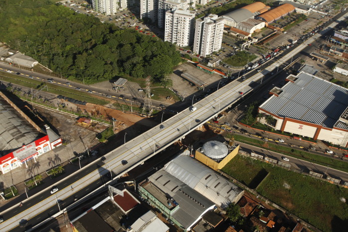 2018.04.19 - PA - Belém - Brasil: Fotos aéreas de Belém. Elevado da avenida Augusto Montenegro.